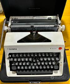 Macchina da scrivere Olympia Vintage