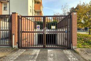 BOX A PREGNANA MILANESE