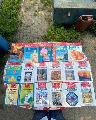 Lotto Collezione Riviste e Libri "Riza Scienze" e