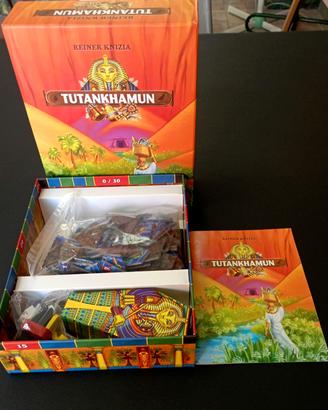 Tutankhamun e Attack of jelly monster