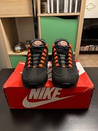Nike Air Max 95 crimson