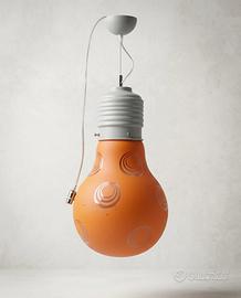 Lampadario a forma di lampadina