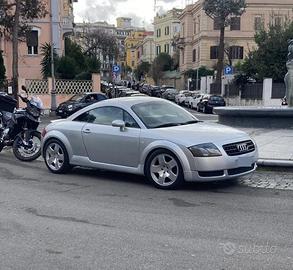 AUDI TT 8N