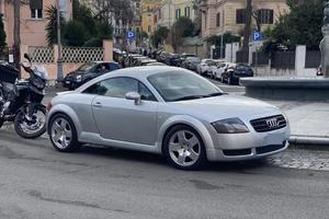AUDI TT 8N