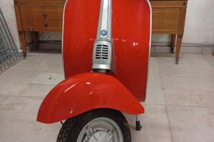 Piaggio Vespa 50 R d’epoca restaurata con Libretto