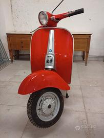 Piaggio Vespa 50 R d’epoca restaurata con Libretto
