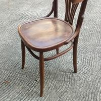Sedia in legno massiccio vintage restaurata