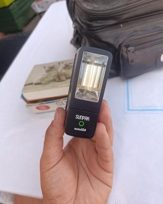 Flash Elettronico Vintage Sunpak Auto 124 univers