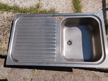 Lavello in acciaio inox 