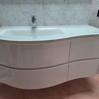 Lavabo da bagno con mobile