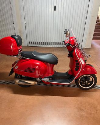Vespa GTS 300 Super
