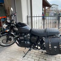 Triumph Bonneville t100 black