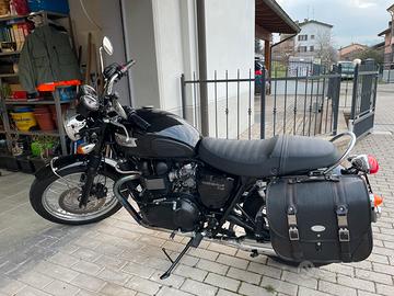 Triumph Bonneville t100 black