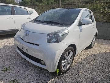 TOYOTA IQ 1,3 EXECUTIVE