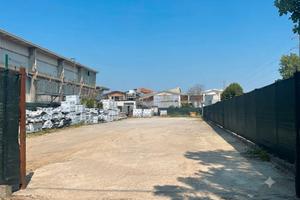 Terreno/deposito 1.200 mq Zona Pero / Rho Fiera