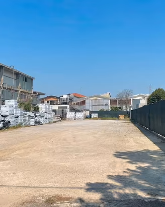 Terreno/deposito 1.200 mq Zona Pero / Rho Fiera