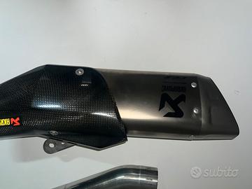 Scarico akrapovic per yamaha R1 dal 2015 al 2026