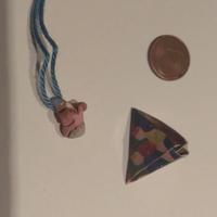 Collanina con piccolo gnometto in ceramica