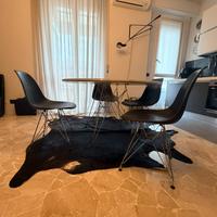 Tavolo Rotondo Ø 120 + 4 Sedie Nere (Stile Magis)