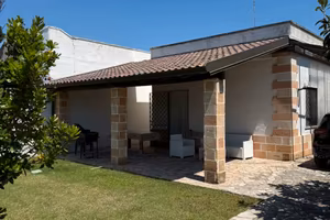 Casa vacanza con ampio giardino a Porto Cesareo
