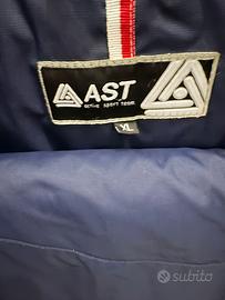 Completo da neve giacca e pantalone