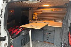 Furgone camperizzato Transit Custom 136cv ibrido