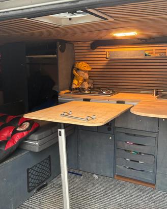 Furgone camperizzato Transit Custom 136cv ibrido