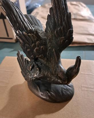 Bronzo 'Aquila con preda'  scultore SANTINI.