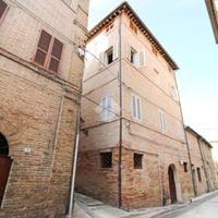 4 LOCALI A PORTO SAN GIORGIO