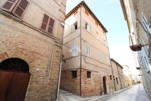 4 LOCALI A PORTO SAN GIORGIO