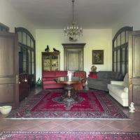 Prestigiosa villa indipendente con parco privato