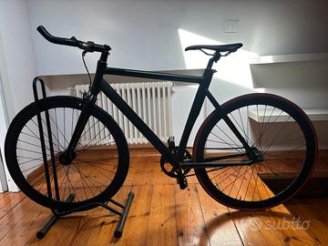 Bicicletta scatto fisso