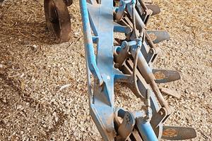 Aratro Torre 6 vomeri idraulico