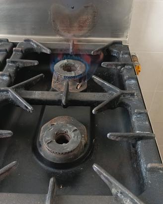 cucina professionale 4 fuochi