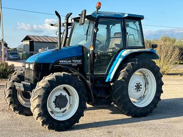 TRATTORE NEW HOLLAND TS100