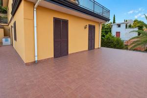Asta - app.in villa (nicolosi)