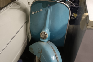 Vespa 50 3 marce faro tondo anno 1965 CONSERVATA