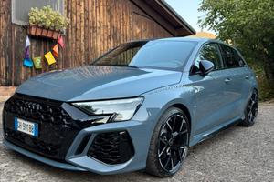 Rs3 con scarico omologato e doppi cerchi