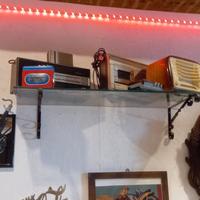 Radio e mobile con giradischi 