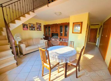 2 LOCALI A TORRE DEL GRECO