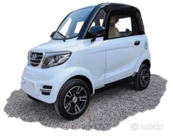 Scooter cabinato elettrico anziani