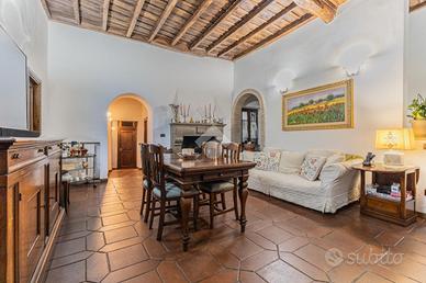 5 LOCALI A CAPRANICA