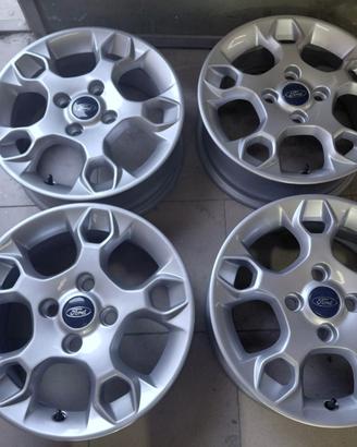 Cerchi in lega da 15 pollici per Ford Fiesta