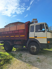 Iveco 135-17 Autocarro