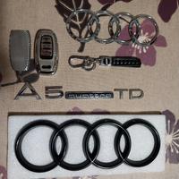Adesivi e custodia portachiavi audi