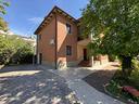 villa-di-228-m²-con-piu-di-5-locali-e-box-auto-dop