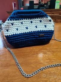Borsa fatta a mano ad uncinetto