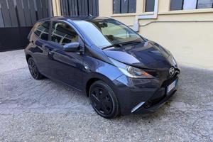 TOYOTA Aygo 1.0 VVT-i 69 CV 5 porte x-clusiv
