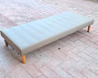 LETTO SINGOLO SOMMIER. FUORIGROTTA.