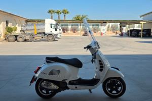 Vespa GTS 300 sport 